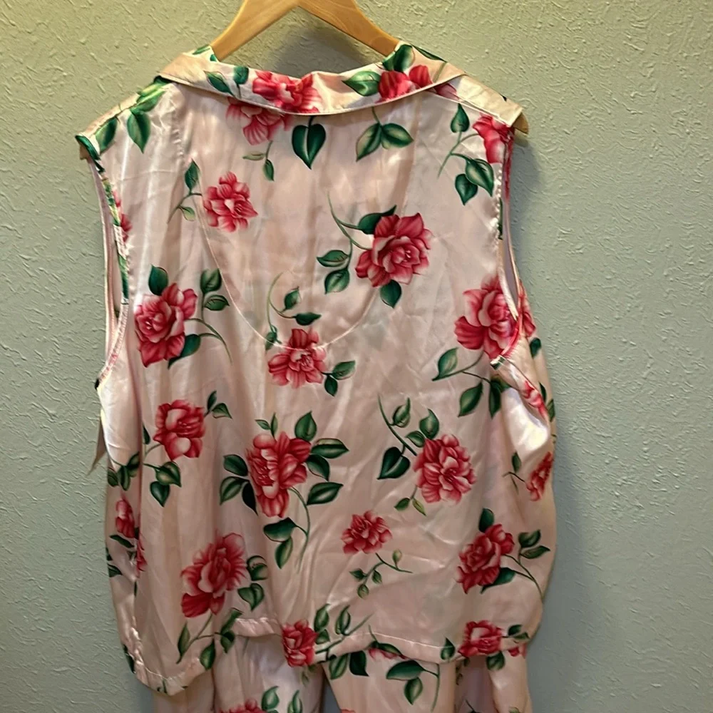 Pink Floral 2 Piece Satin Pajamas Loungewear Sleepwear Women’s Plus Size 1X NWT - Picture 5 of 11
